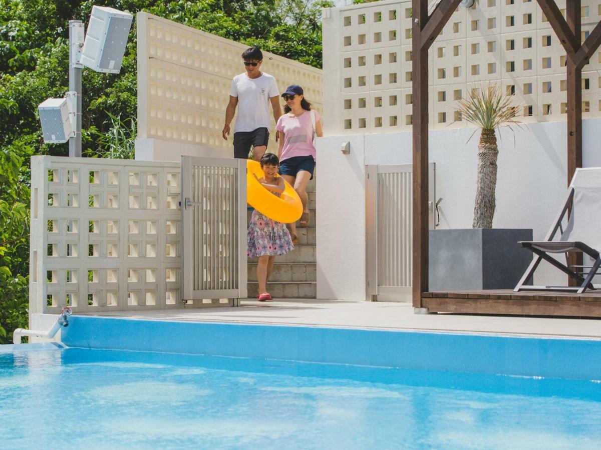 ไฮด์เอาต์ โอกินาวา อูรุมะ Hotel อุรุมะ ภายนอก รูปภาพ